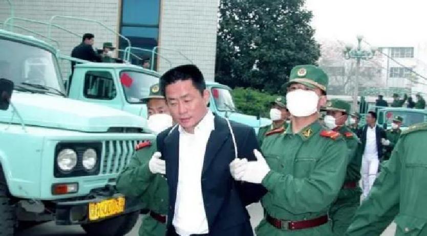 河南郑州黑老大宋留根，靠着暴力手段在 90 年代就身家过亿